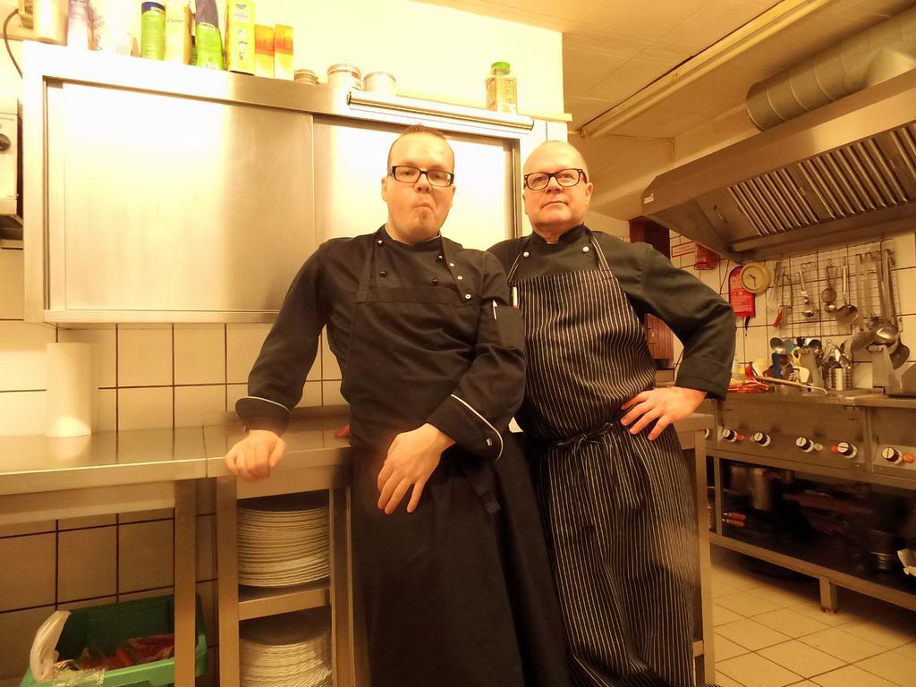 Pension & Restaurant "Alte Schule" Kluis Luaran gambar