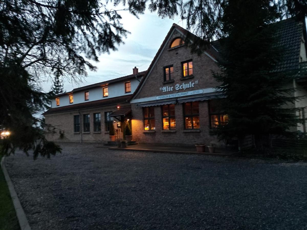 Pension & Restaurant "Alte Schule" Kluis Luaran gambar