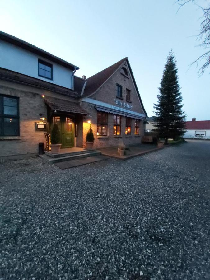 Pension & Restaurant "Alte Schule" Kluis Luaran gambar