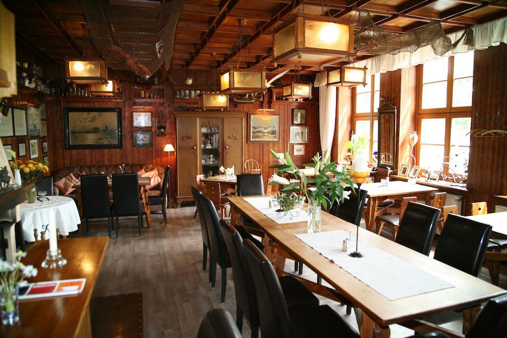 Pension & Restaurant "Alte Schule" Kluis Luaran gambar