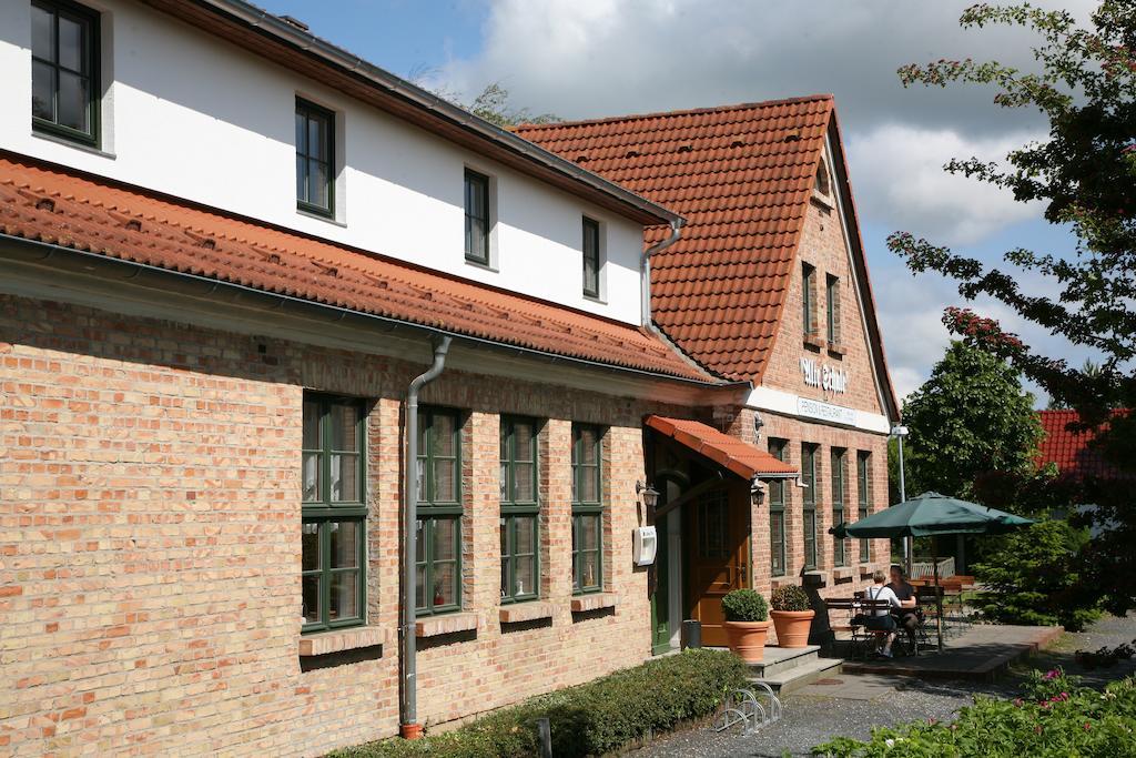 Pension & Restaurant "Alte Schule" Kluis Luaran gambar