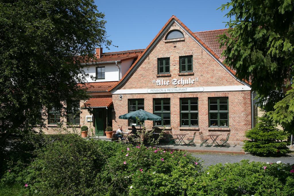 Pension & Restaurant "Alte Schule" Kluis Luaran gambar